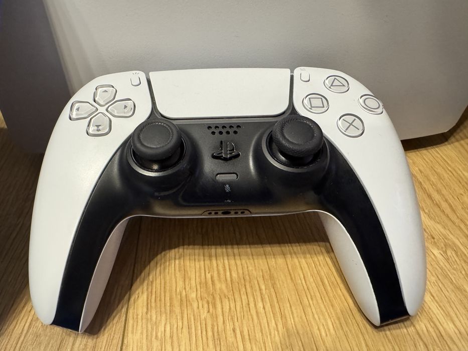 Playstation 5 / CD / 825GB / O maneta / 7 jocuri / perfect functional
