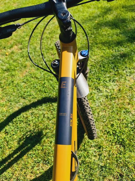 Bicicleta Cube Aim Ex Caramel Black 2023