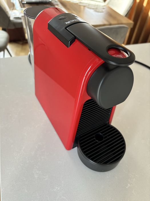 Кафе машина Nespresso Essenza Mini D30