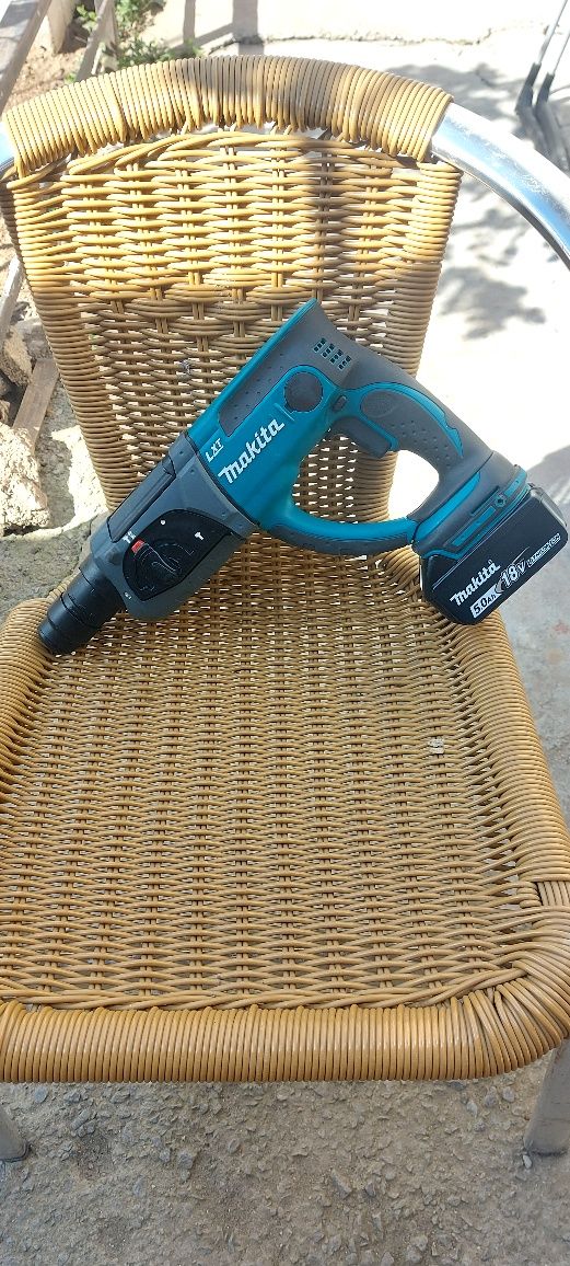 Rotopercutor Makita DHR 202