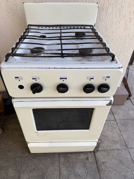 Продам газовую плиту