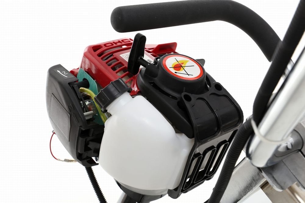 Rigla vibranta nivelare beton pe benzina motor 2.1CP, bara vibranta