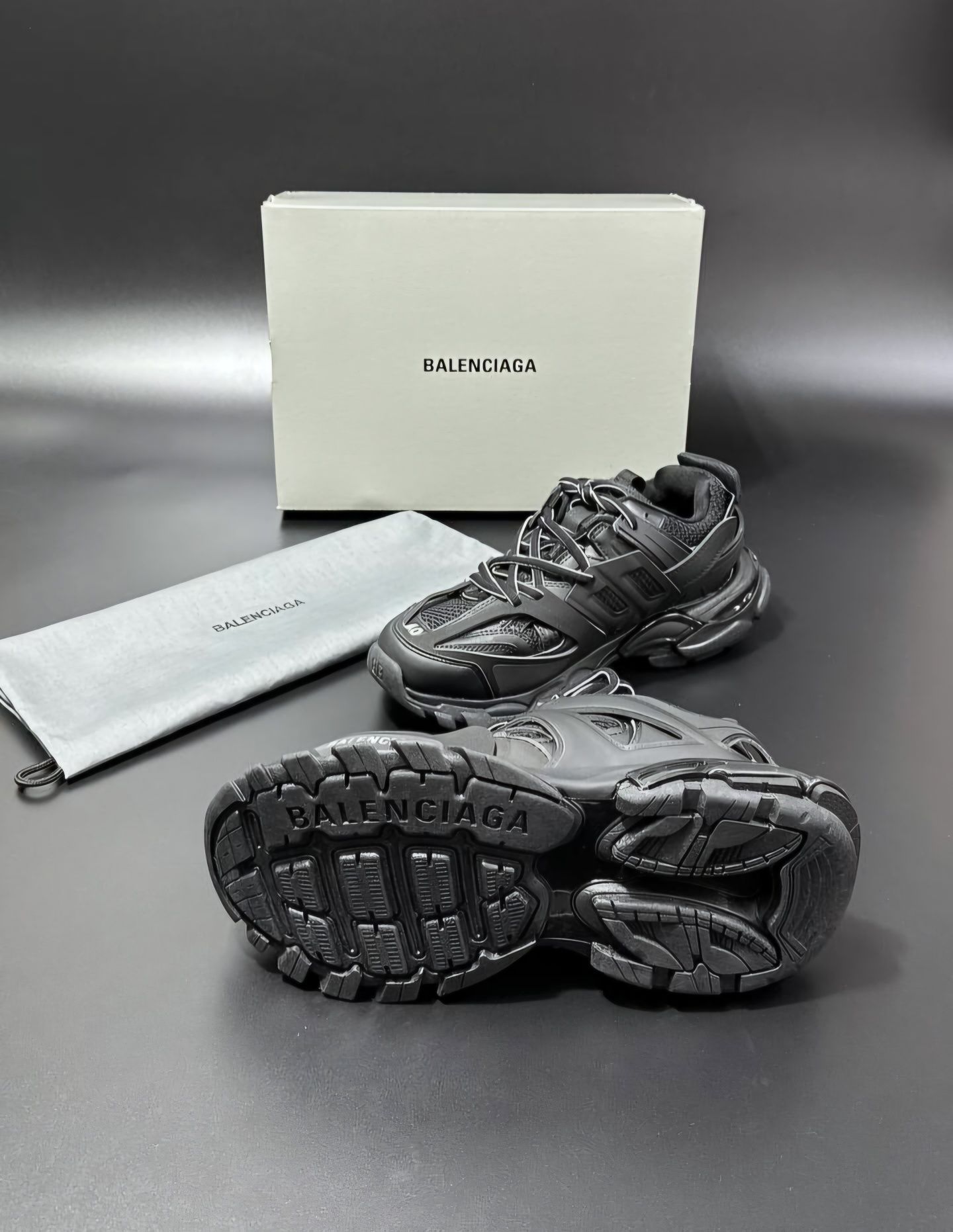Унисекс Balenciaga truck