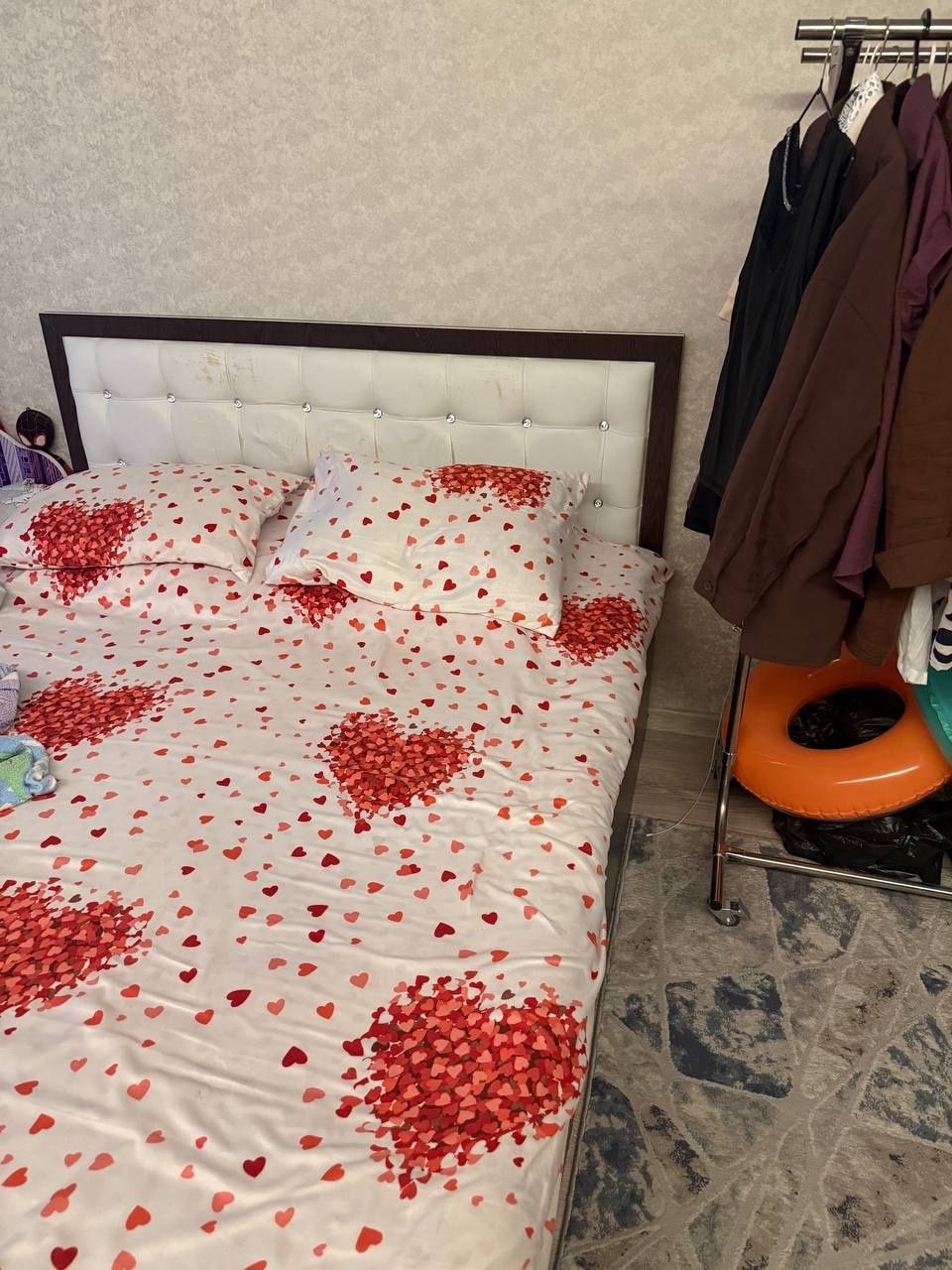 Спалный гарнитур сотилади