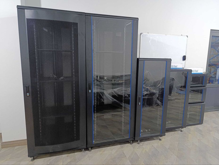 Shkaf tarmoq uchun 4U