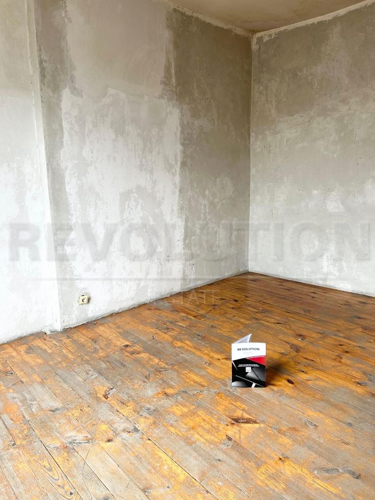 Продава се Четиристаен апартамент в София, Център - 120 кв.м за 5417 €/кв.м - Снимка #2