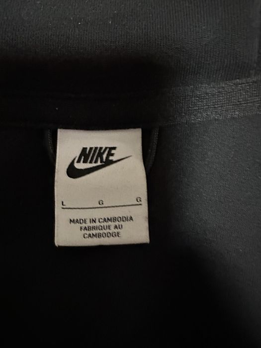 Vand Nike Tech Fleece Negru
