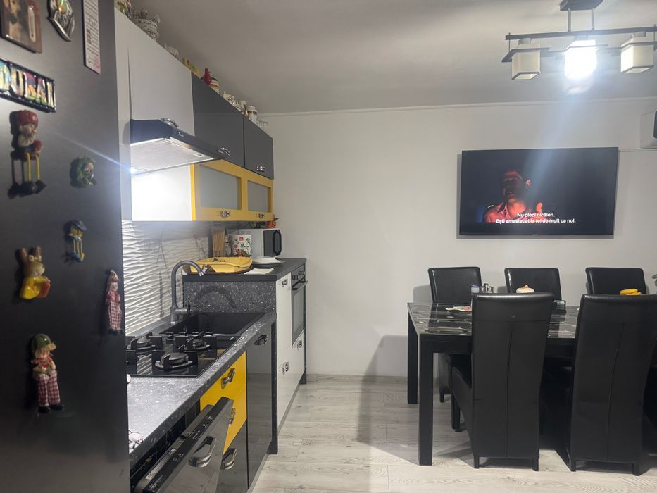 Apartament 3 cam .decomandat ,80 mp piața Traian,renovat și utilat