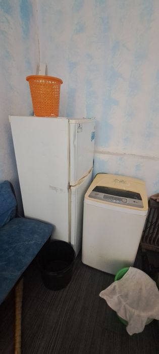 Машинка стиральная, холодильник  читайте  описание