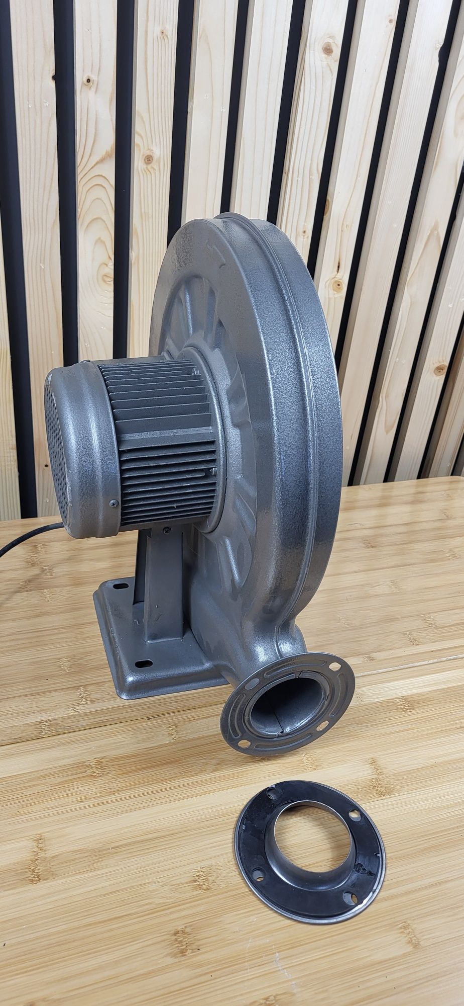 Ventilator de presiune medie 230V 1880 pa