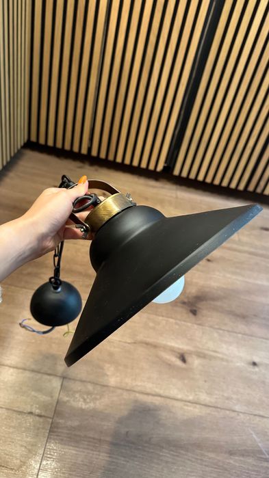 Lampă suspendată