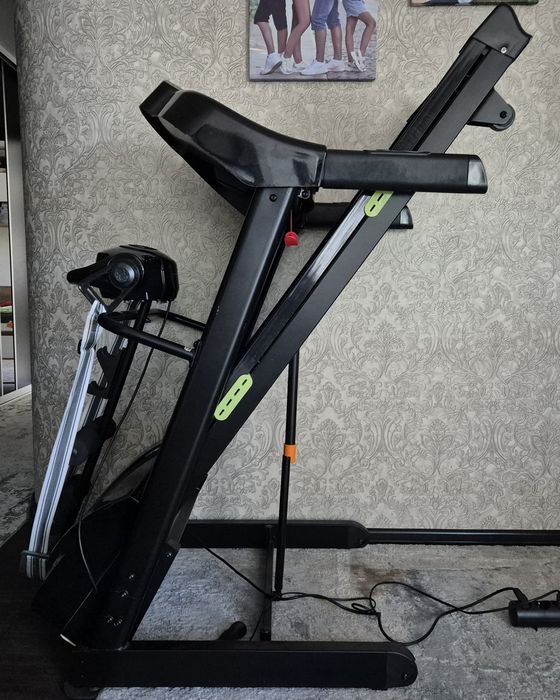 Продам беговую дорожку, состояние новой