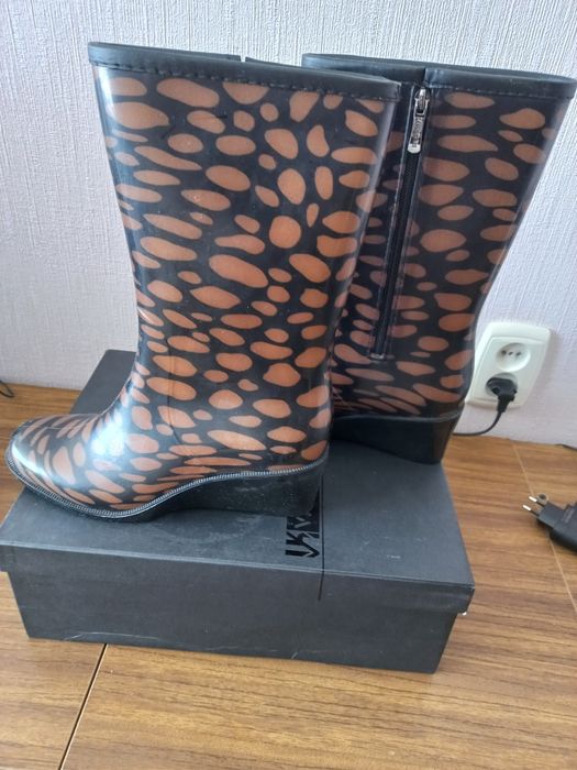 Сапоги гелевые  новые