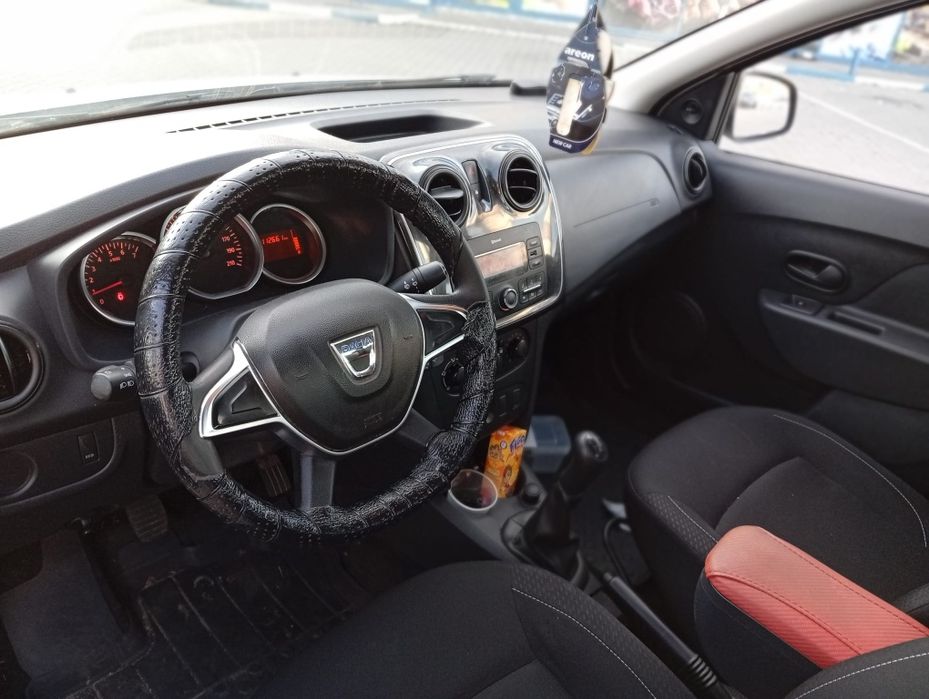 Vând Dacia Logan II