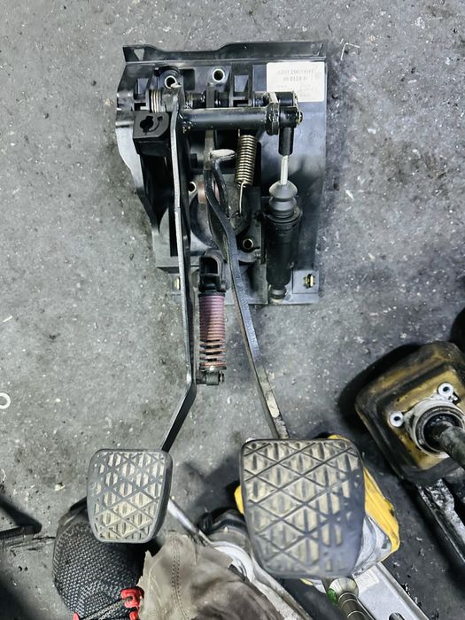 W203 c class педаль сцепления тормоза авторазбор бу запчасть мерседес