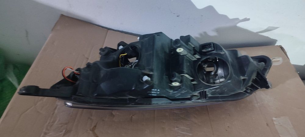 far dreapta opel astra j pe negru și pe argintiu