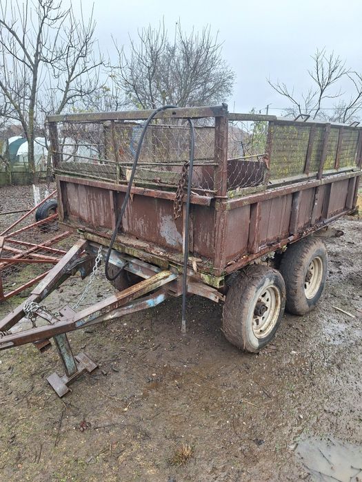 Remorcă basculabilă