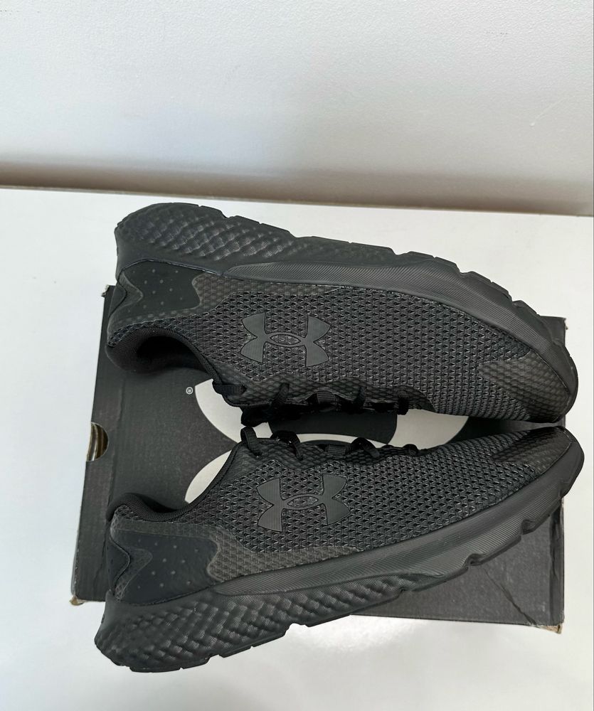 Under Armour Charged 3 Running (44) Маратонки