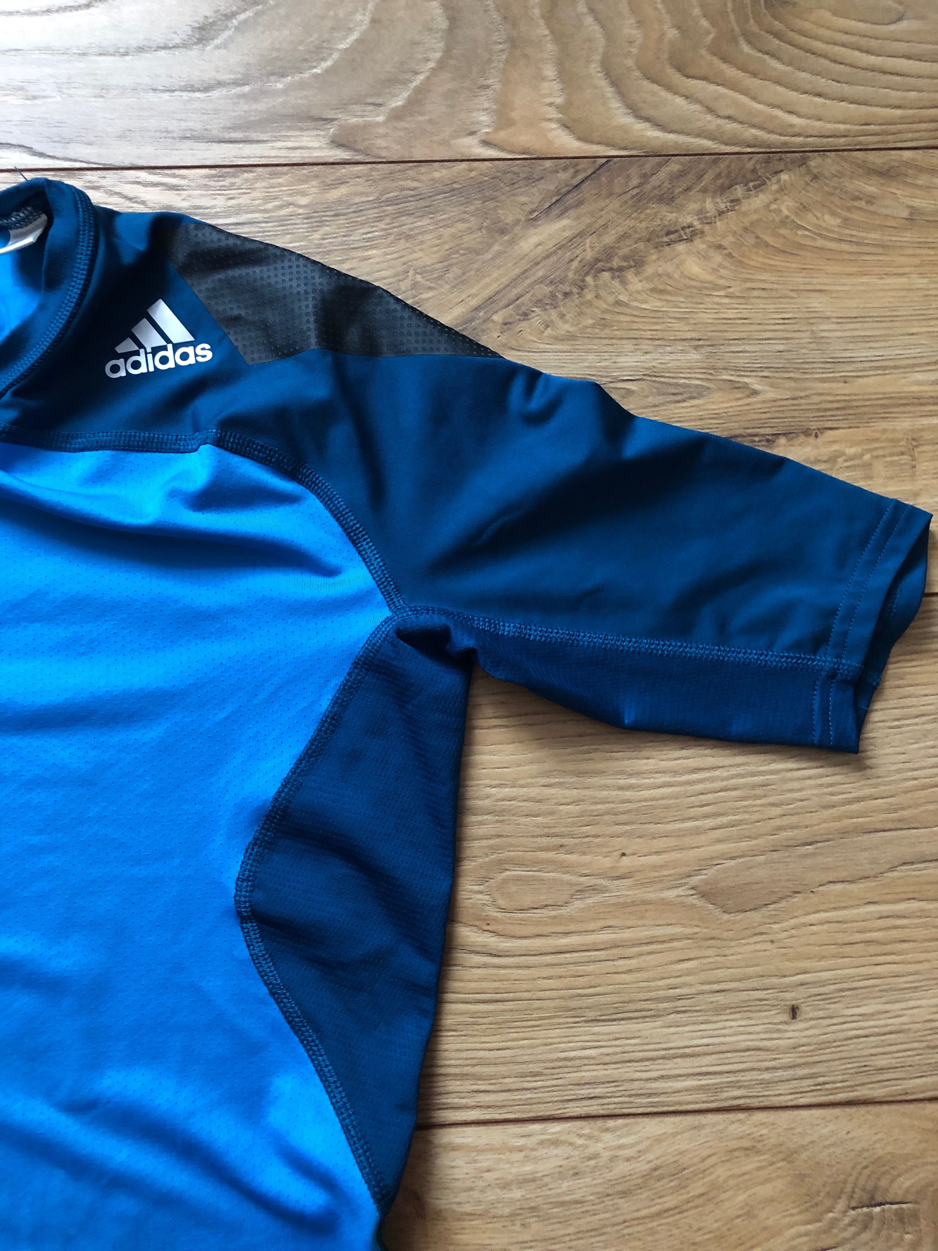 ADIDAS TECHFIT-tricou ca si nou pentru barbati M