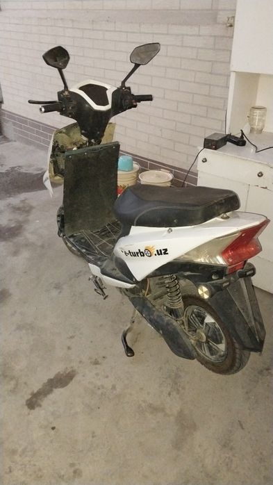 Скутер сотилади 3 млн сум манзил Наманган вилояти Поп шахри
