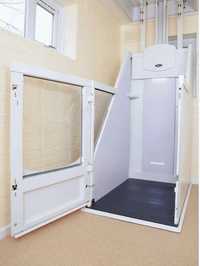 Cabina lift interior pentru persoane dizabilitati azil batrani etc