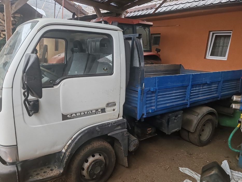 Vând Nissan cabstar