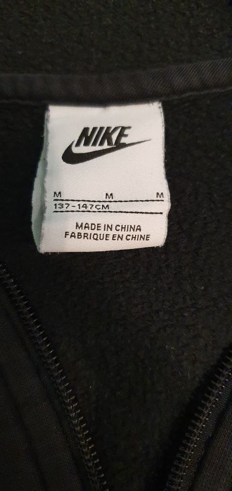 Продавам детски дрехи nike и the north face