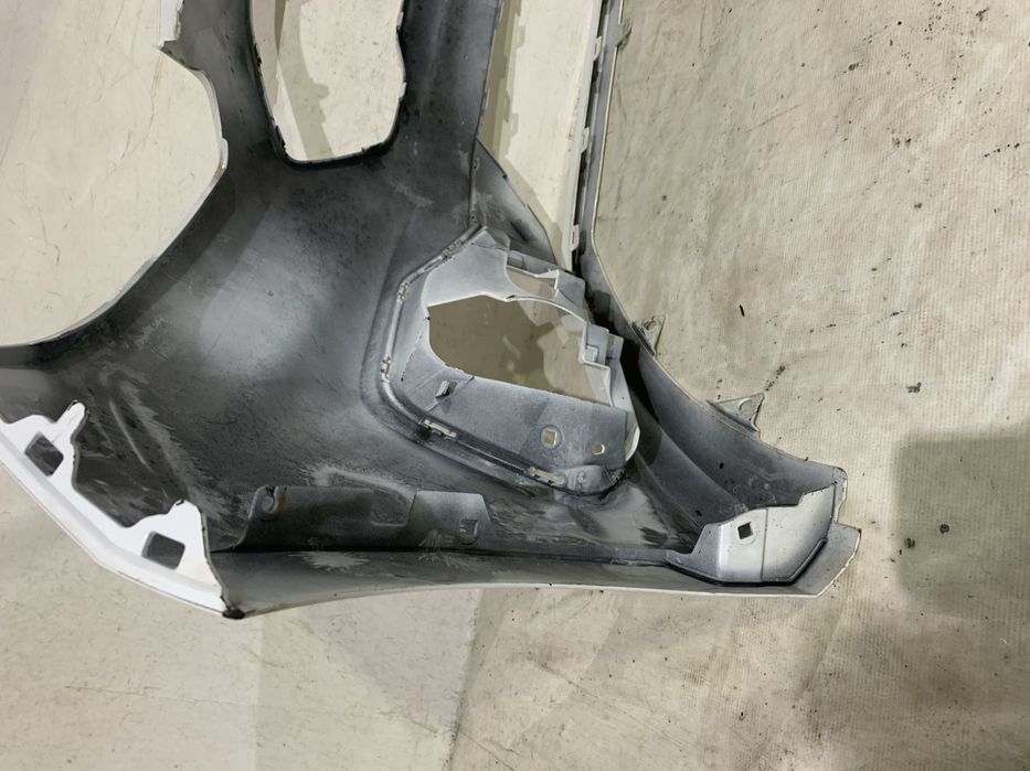 Bara fata Ford Fiesta, ST-Line, 2017, 2018, 2019, 2020, 2021, cod origine OE H1BB-17757-E1, in stare foarte buna.