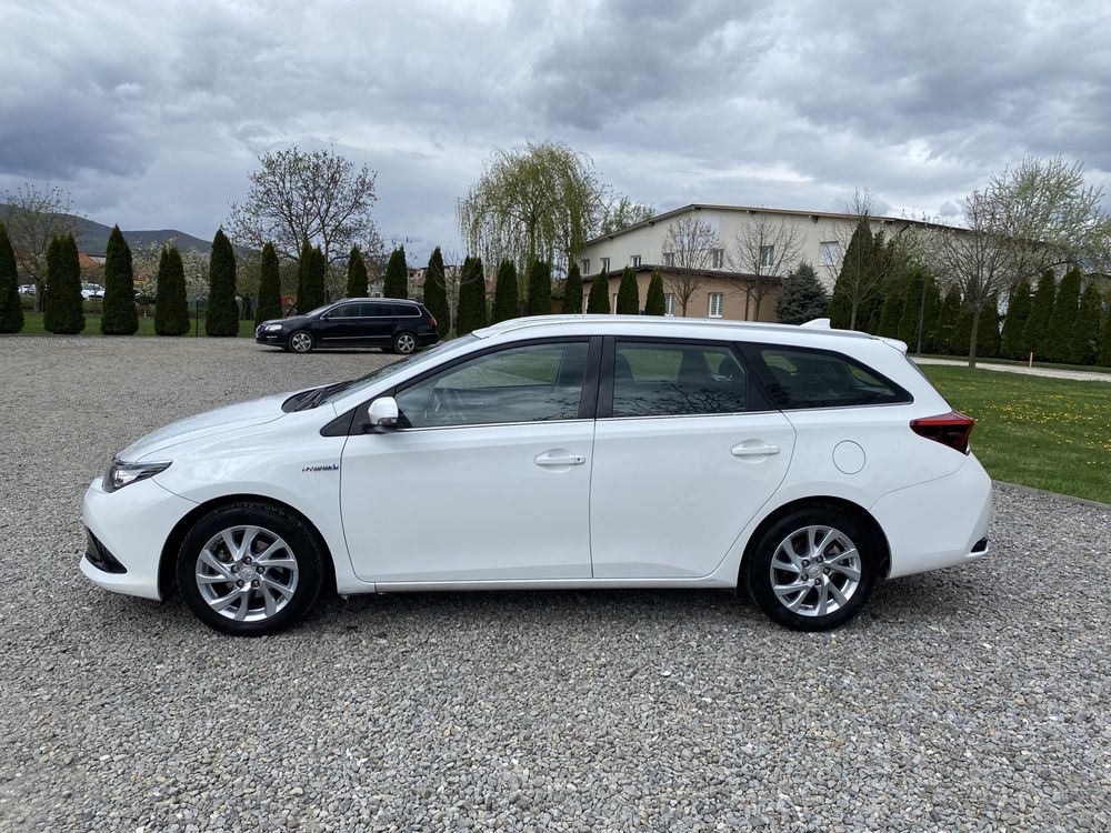 Toyota auris hybrid 1.8 benzina/electric an2016