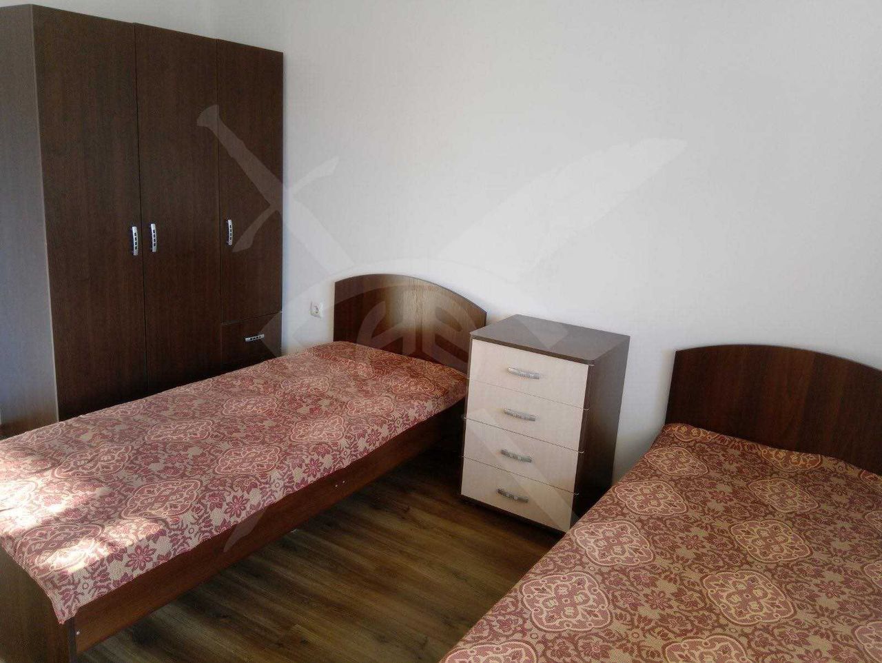 Дава се под наем Тристаен апартамент в Варна, Погреби - 75 кв.м за 450 € - Снимка #2