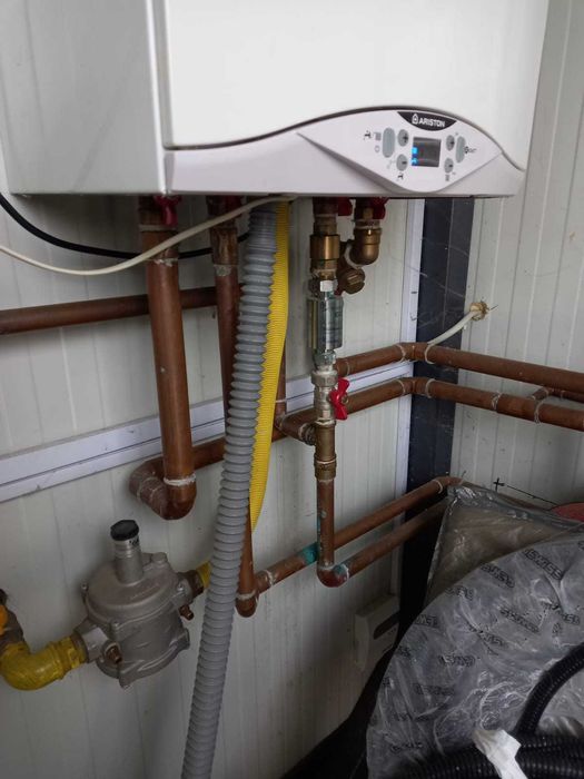 Instalator non stop!Execut lucrari de interventii avari sanitare.