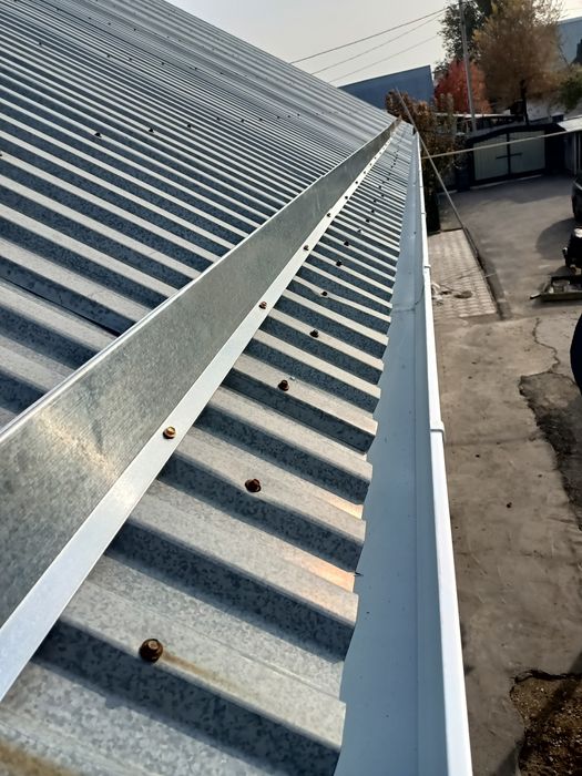 Монтаж водосточной системы метал-пластик ! Обогрев желоба.