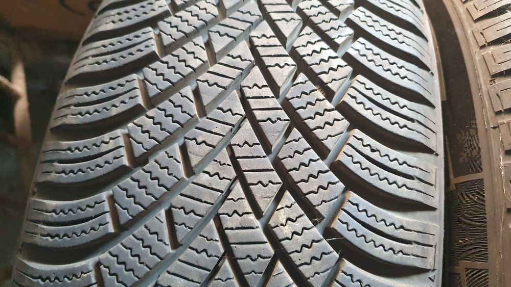 4 bucati set 205 55 16 dot 4623 7-8mm