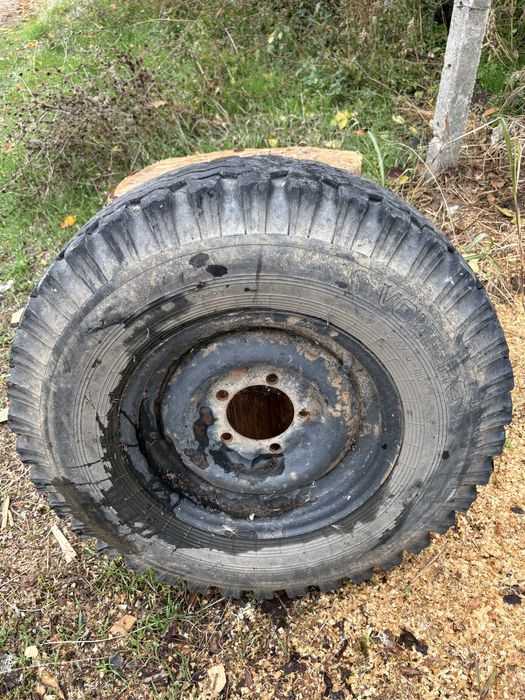 Гуми за УАЗ в много добро състояние