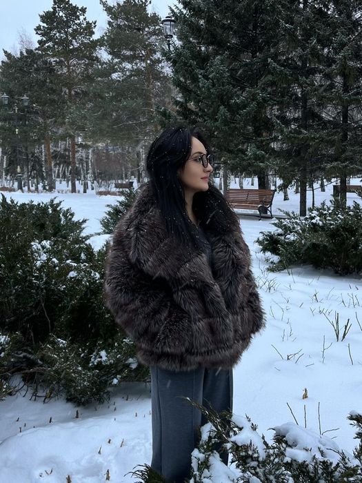 Продам Эко шубу. Очень красивая. Много вариантов