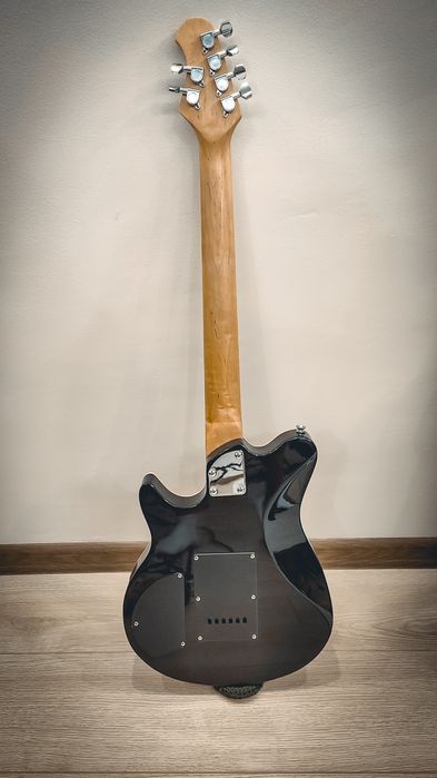 Music Man Axis китара