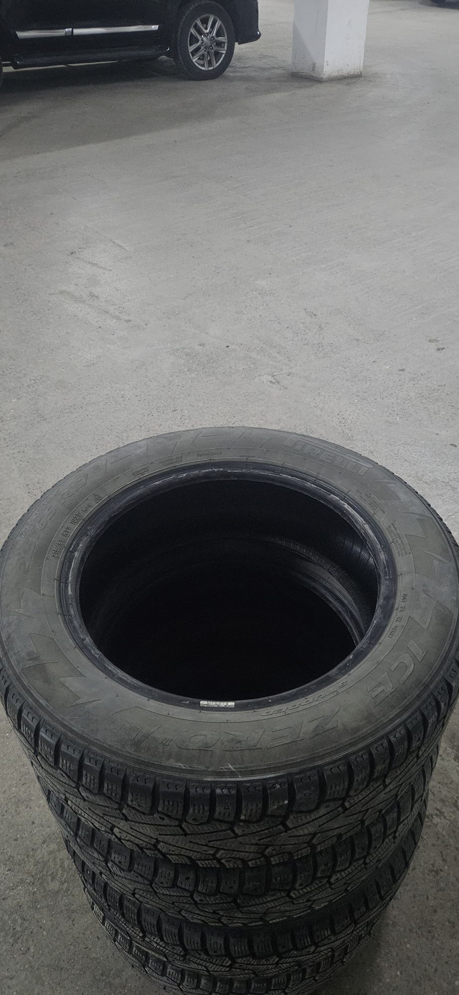 Продам зимнюю резину Pirelli ICEZERO