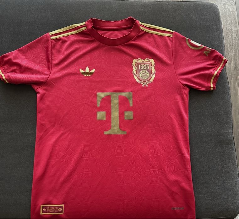FC Bayern Munchen 125 anniversary T-shirt