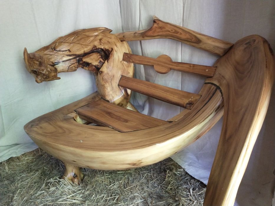 Scaun, sculptură deosebită