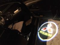 Митсубиси подсветка двери с логотипом авто LED тюнинг подарок мужчине