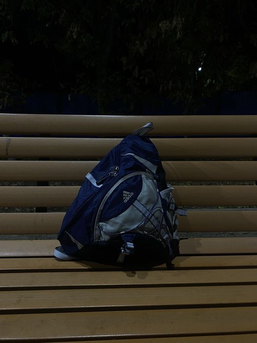 Adidas vintage sling bag