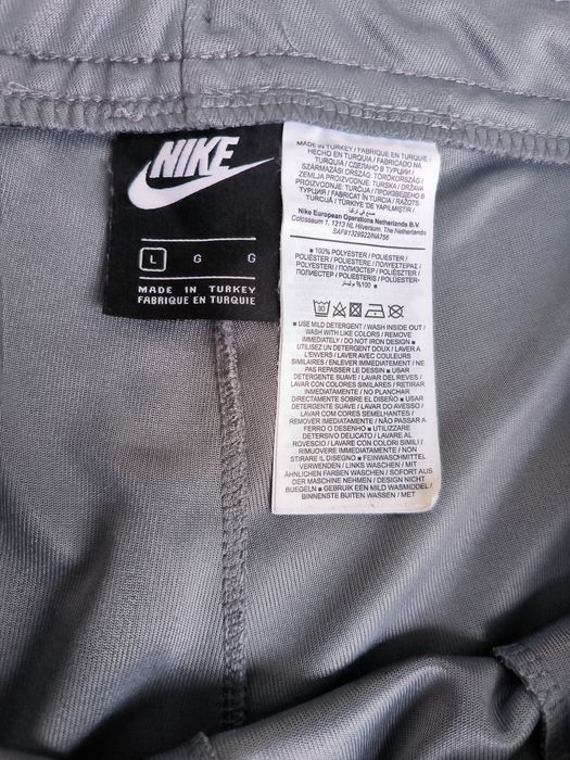 Nike долнище L размер