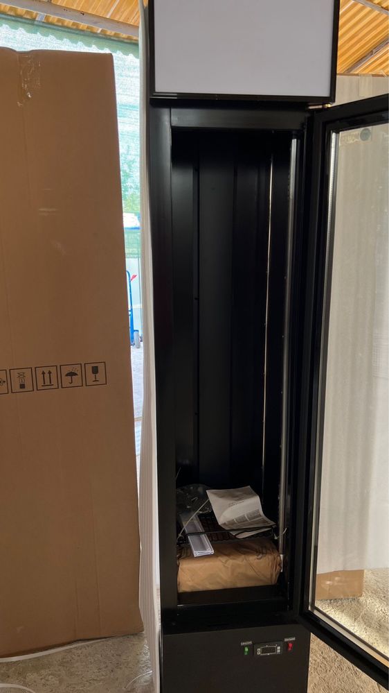 Vitrina  frigorifica verticala slim cu led