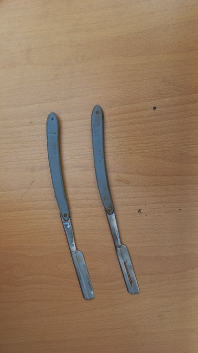 Два броя бръсначи 15лв обща цена