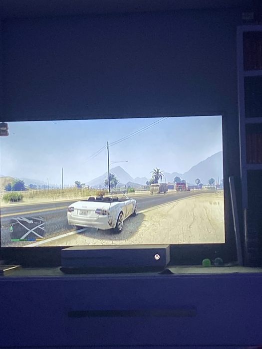 Vând Xbox ONE S 1 TB