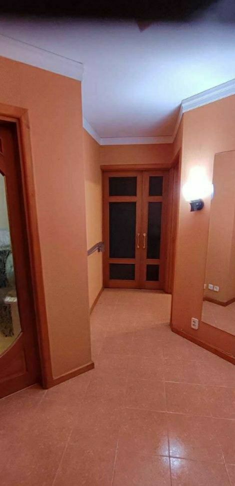 Квартира продаётся Чиланзар 9 квартал РУВД 3/1/4 кирпич балк 2/6