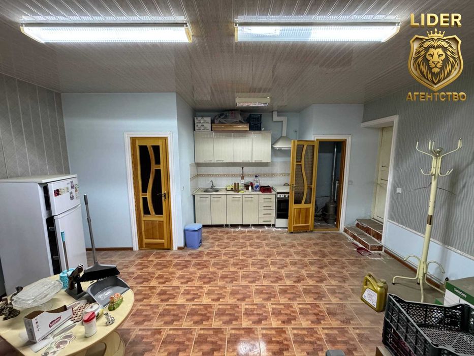 Срочно продается коммерческий помещение 140м2 Орр:Стрый цум
