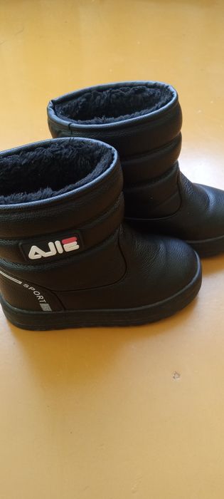 Продам детскую обувь