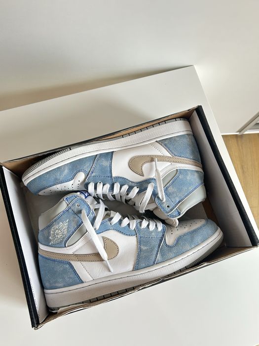 Jordan 1 Hyper Royal