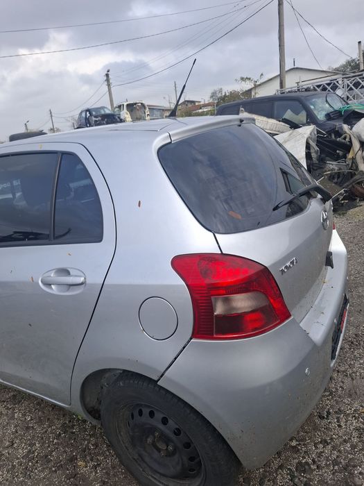 Toyota Yaris 2008 година 1.3 VVT-I  бензин Автоматик  87к.с